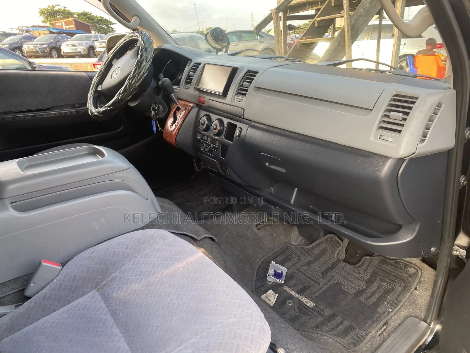 Toyota HiAce 2012 Black