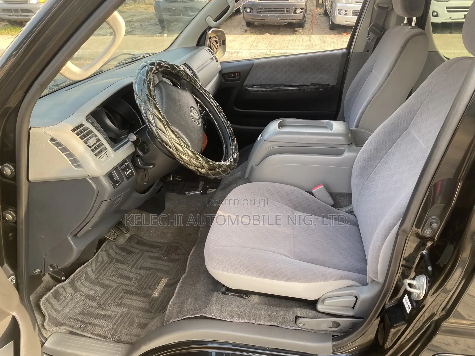 Toyota HiAce 2012 Black