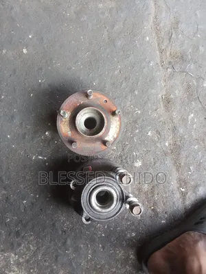 Ford Explorer 2012 Back Hub