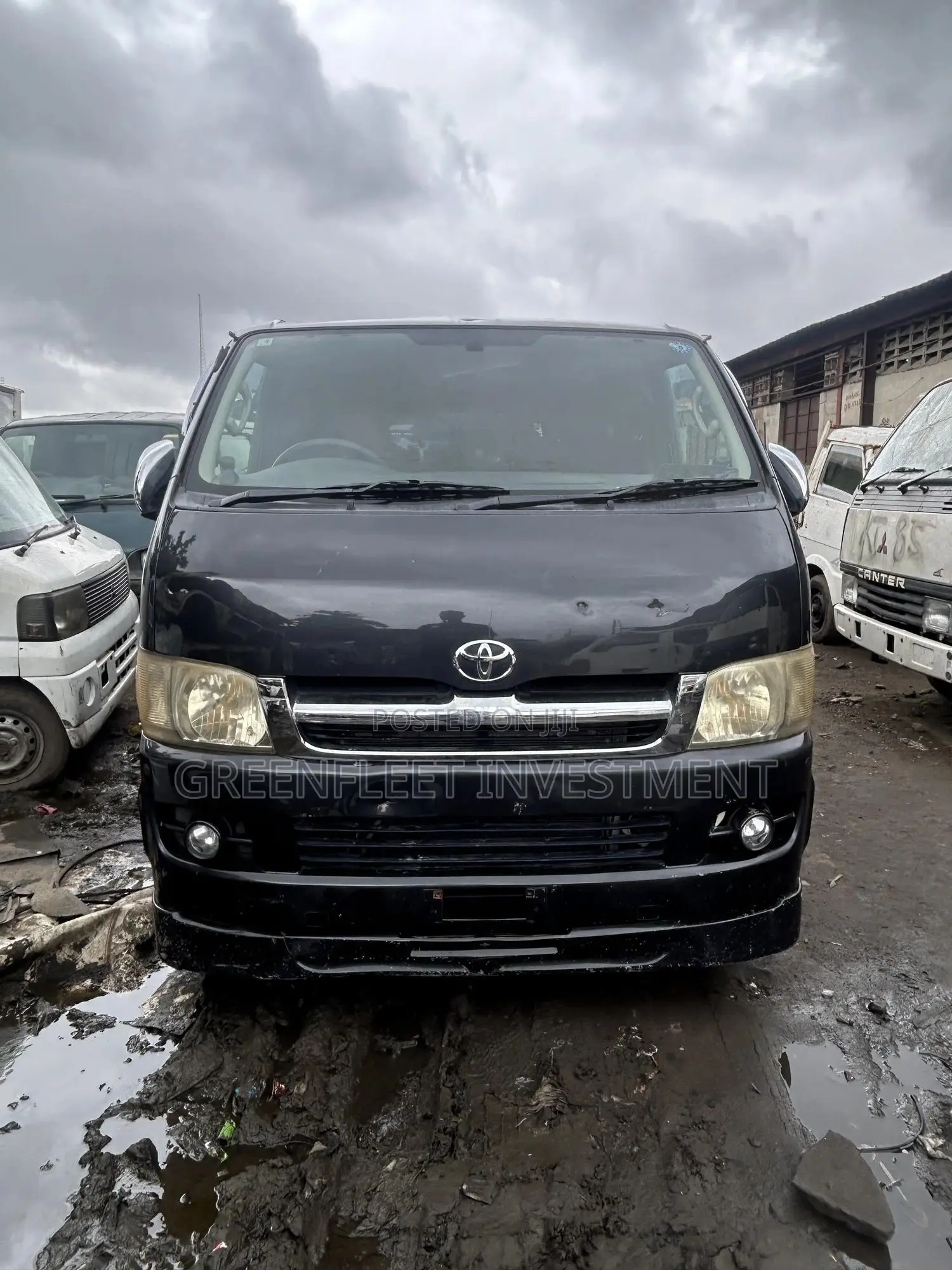 Toyota HiAce 2011 Black