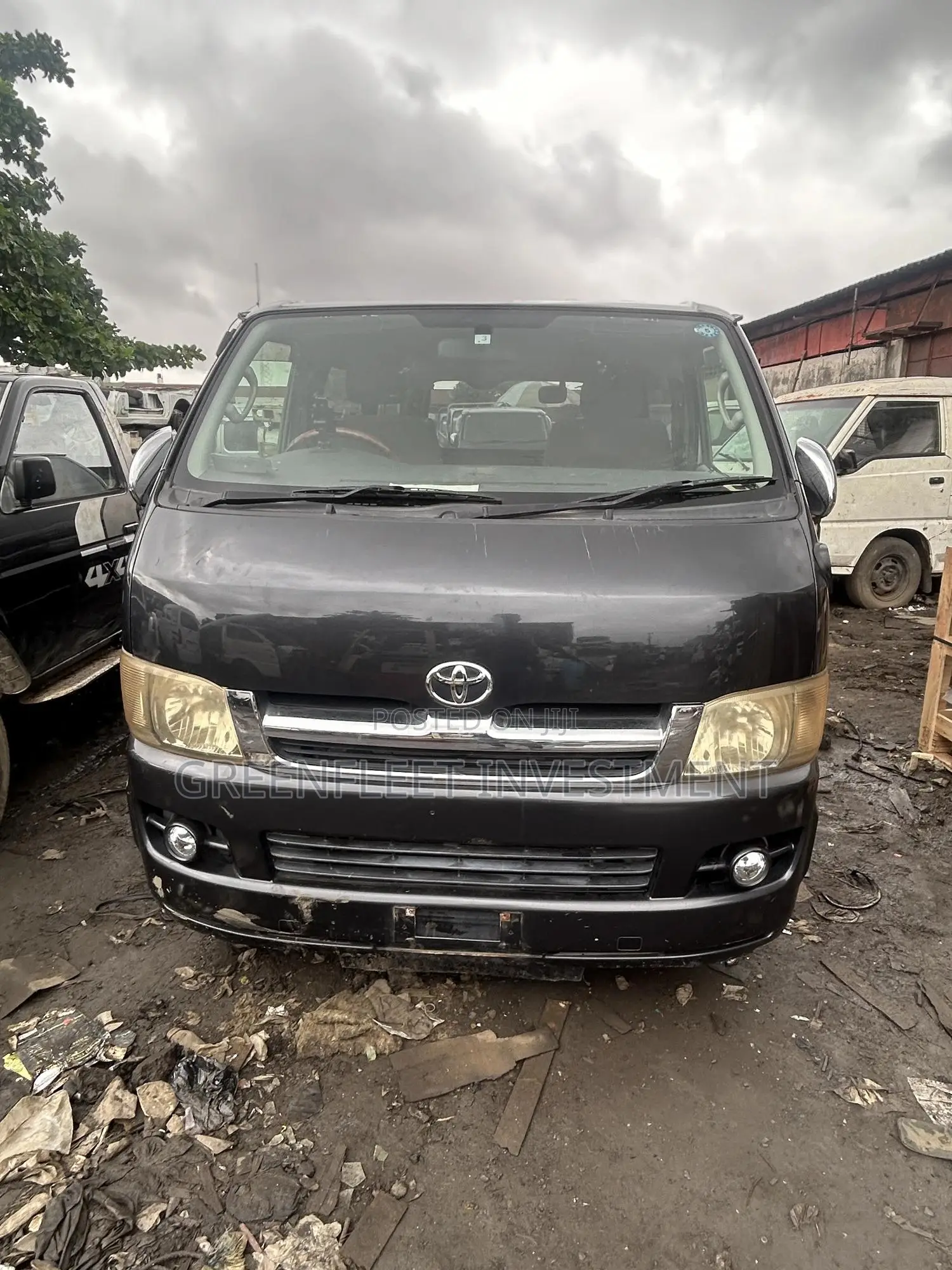Toyota HiAce 2011 Black