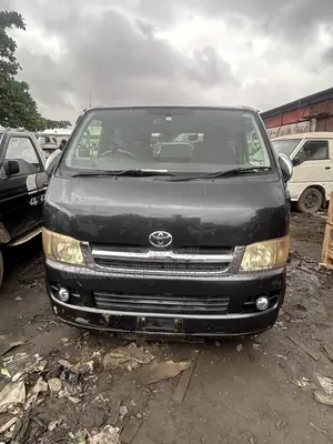 Toyota HiAce 2011 Black