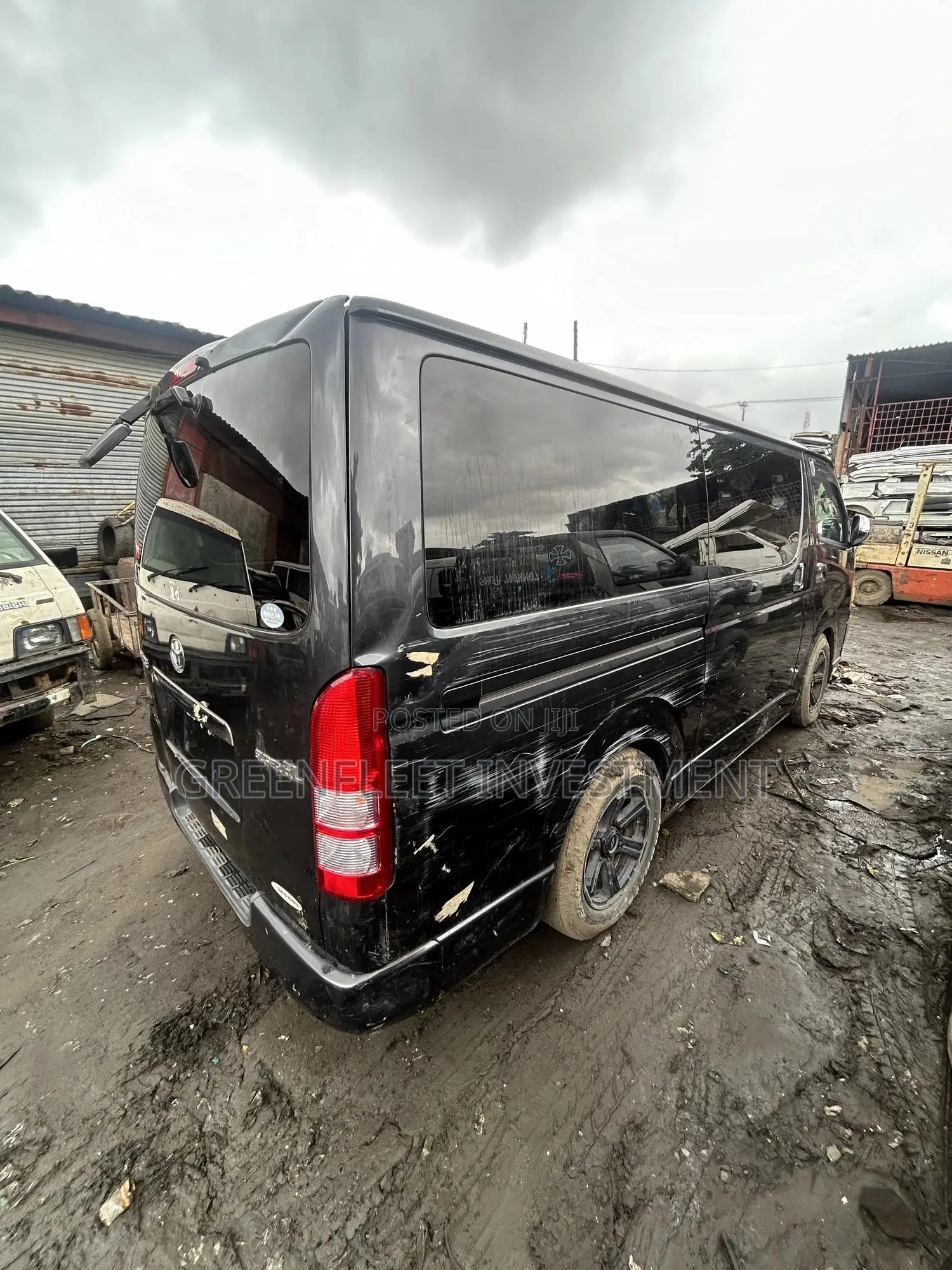 Toyota HiAce 2011 Black
