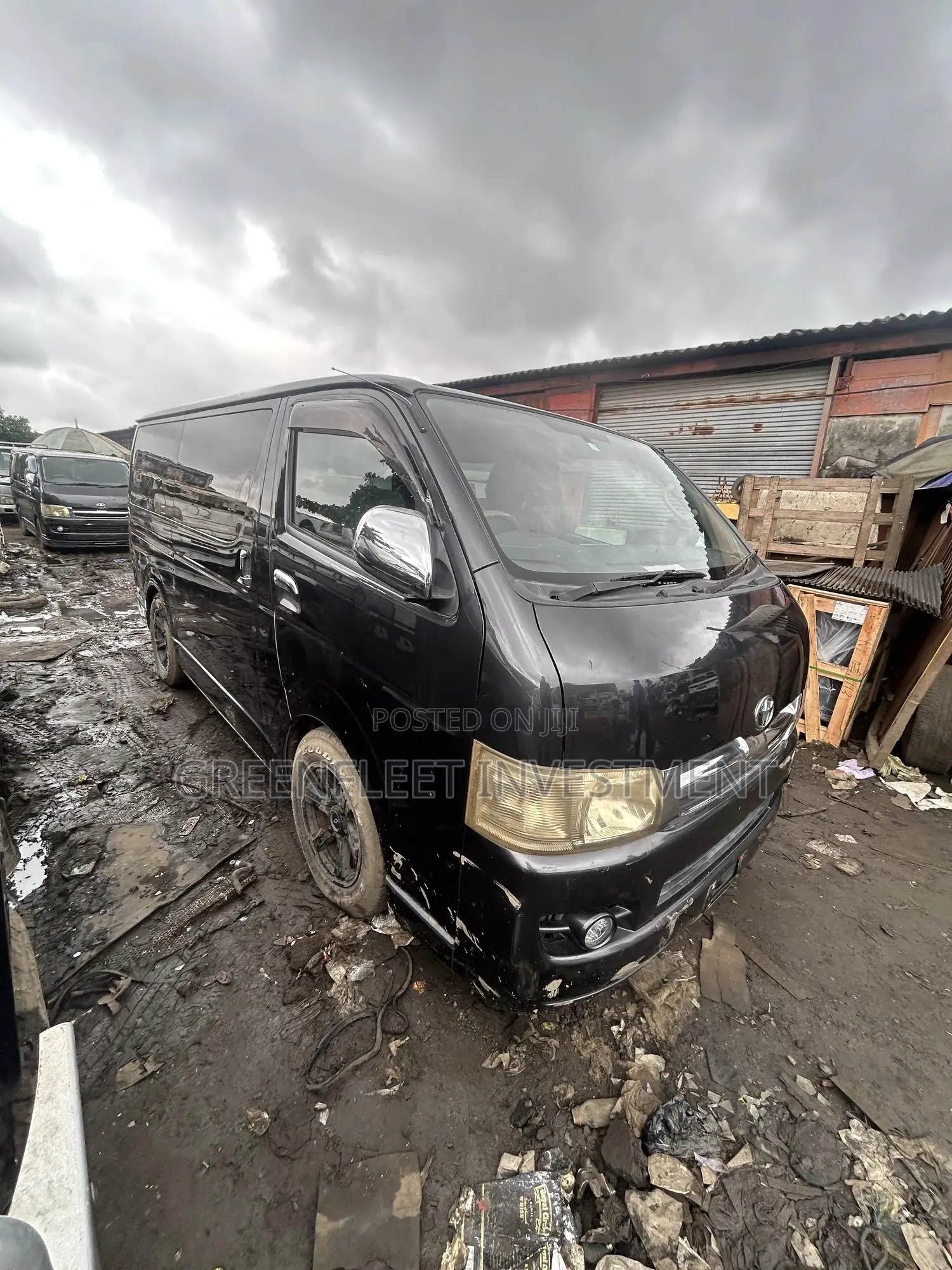 Toyota HiAce 2011 Black