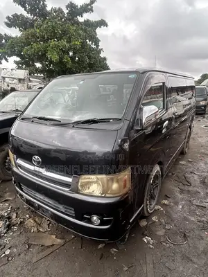 Toyota HiAce 2011 Black