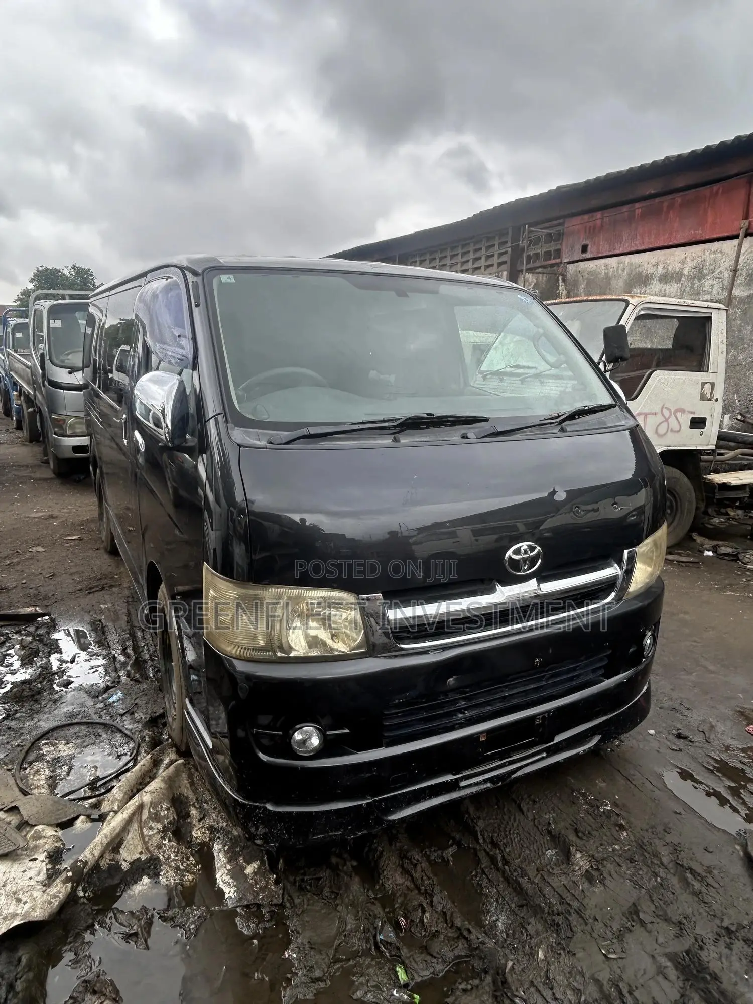Toyota HiAce 2012 Black