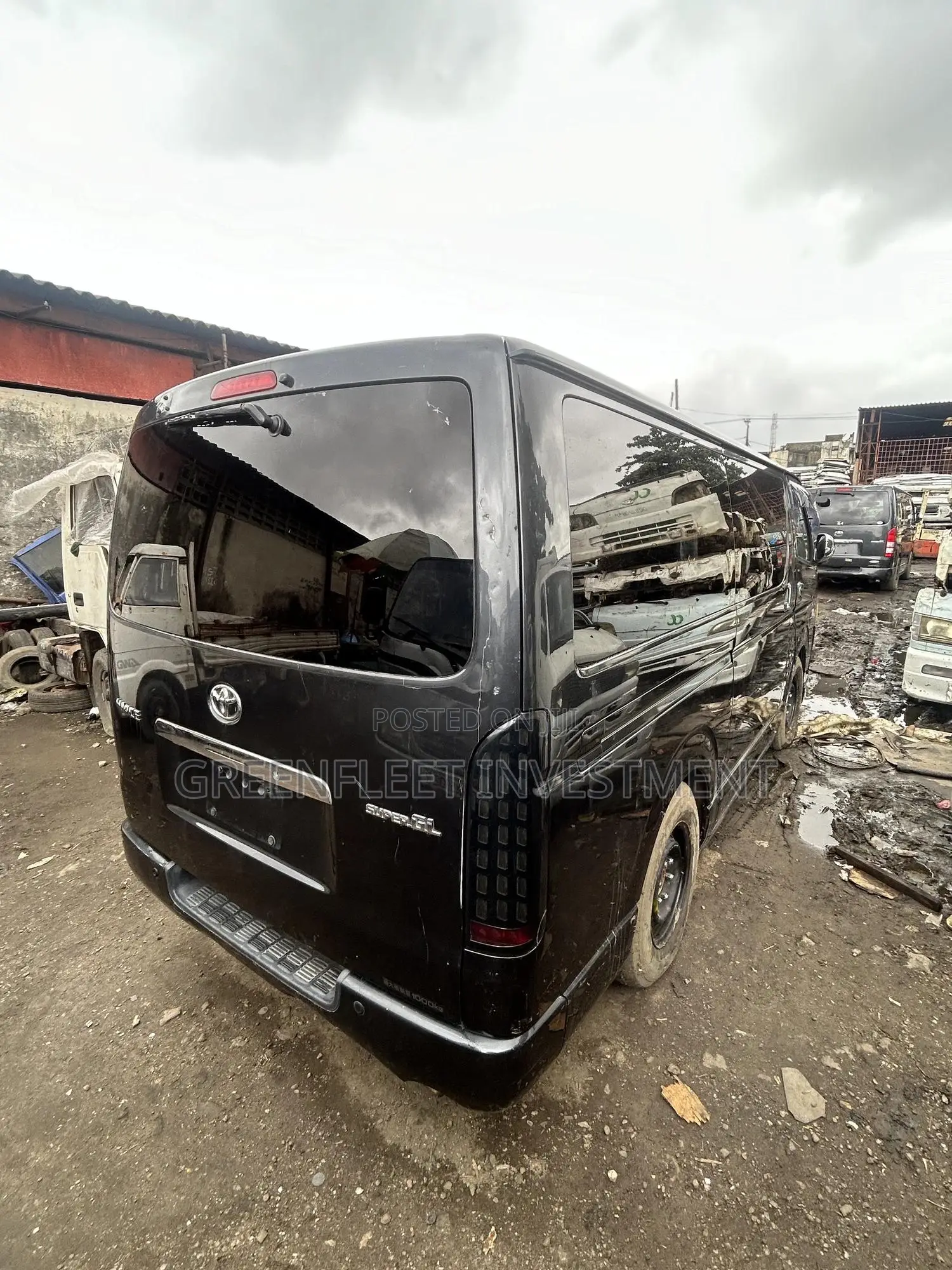 Toyota HiAce 2012 Black