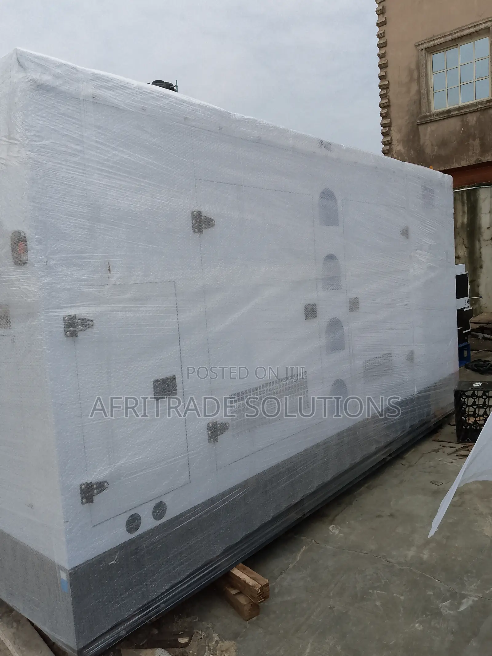 Perkins 400kva Soundproof Diesel Generator