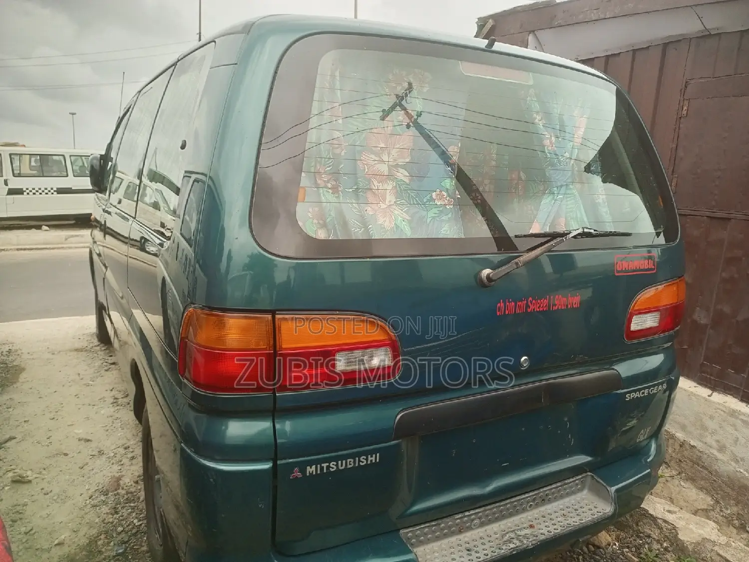 Mitsubishi Space Gear 2007 Green