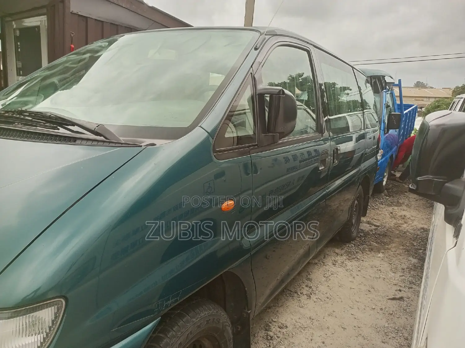 Mitsubishi Space Gear 2007 Green