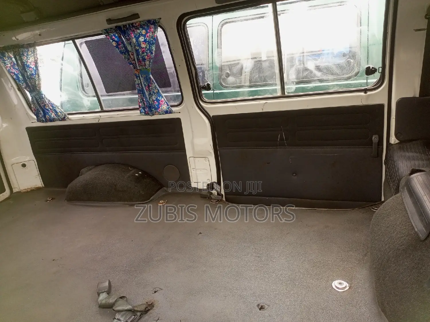 Mitsubishi Delica 2012 White
