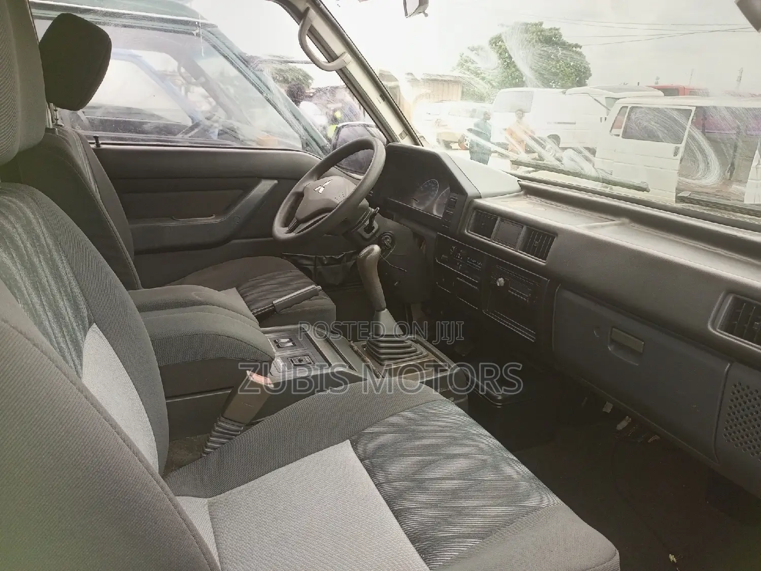 Mitsubishi Delica 2012 White