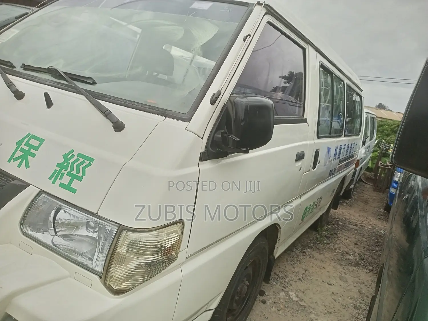 Mitsubishi Delica 2012 White