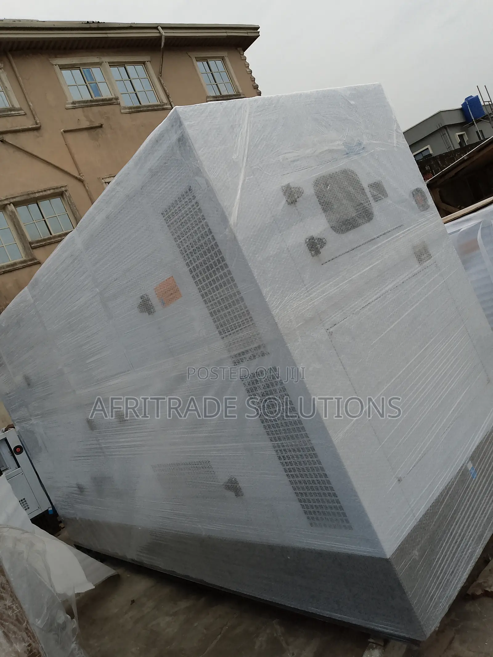 Powerful Perkins 400kva Soundproof Generator Set