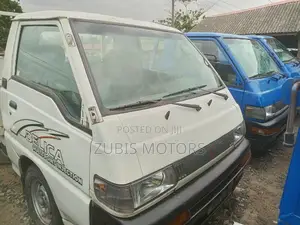 Mitsubishi Delica 2009 White