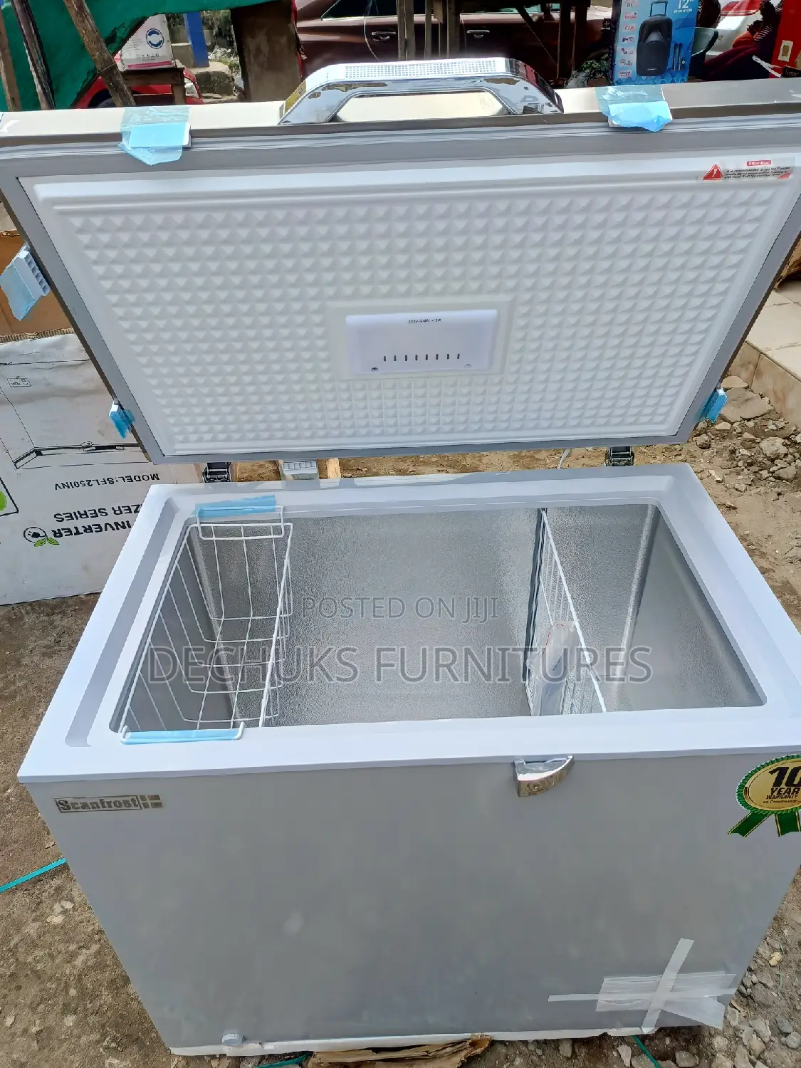 Scanfrost Chest Freezer With Inverter Compressor-250 Liters