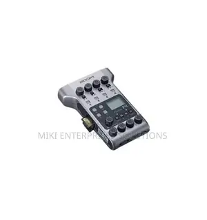 Zoom Podtrak P4 Portable Multitrack Podcast Recorder