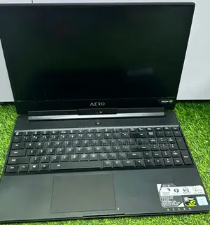 Laptop Gigabyte AERO 14 16GB Intel Core i7 SSD 512GB