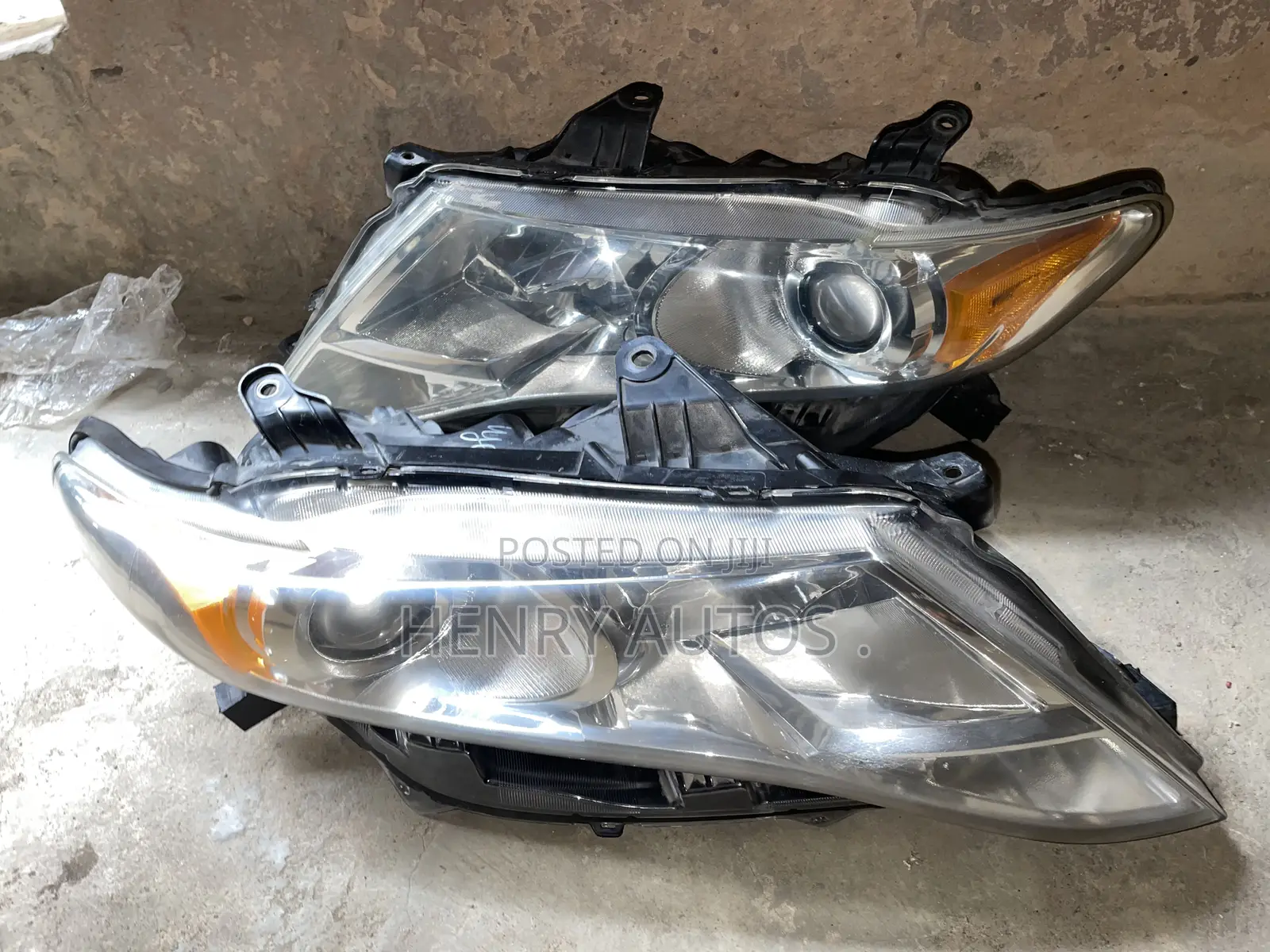 Set Headlamp Venza 2010