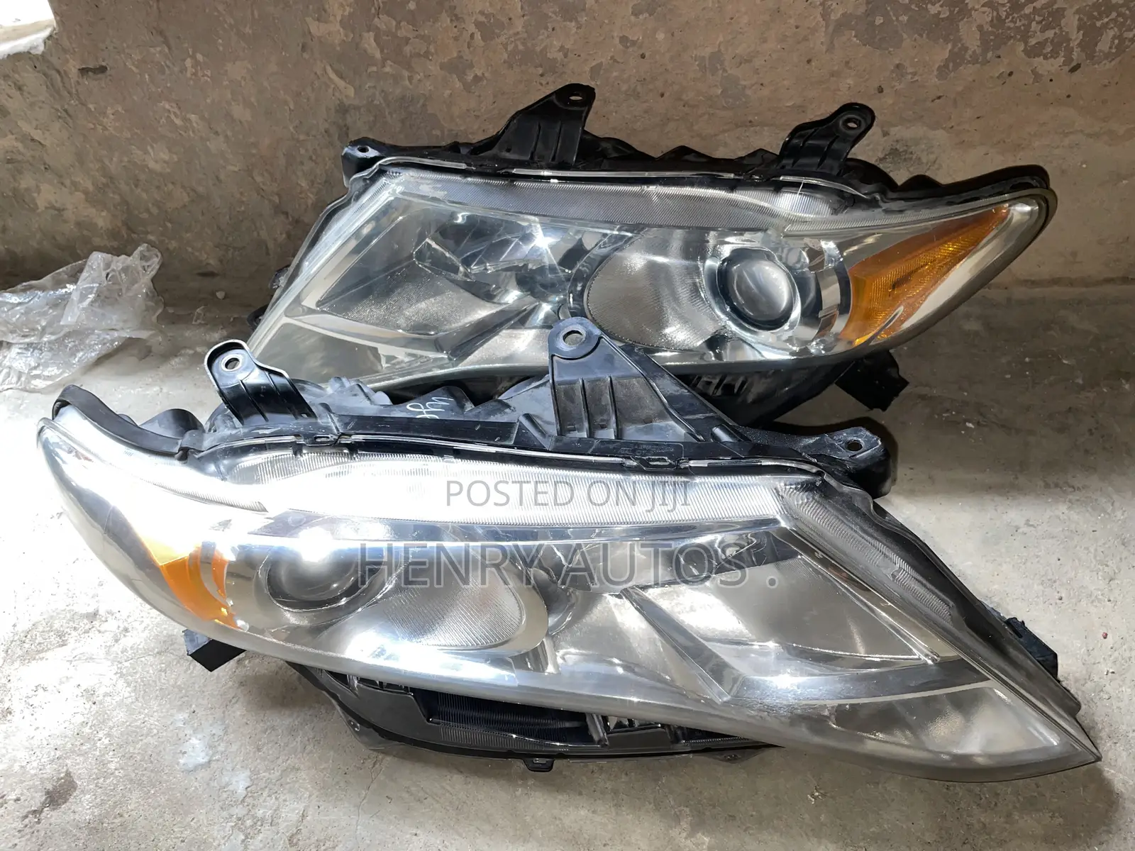 Set Headlamp Venza 2010