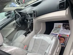 Toyota Venza AWD 2011 Gray