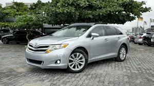Toyota Venza XLE 4dr Wagon AWD (2.7L 4cyl 6A) 2015 Silver