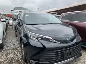 Toyota Sienna XLE AWD 7-Passenger 2023 Black