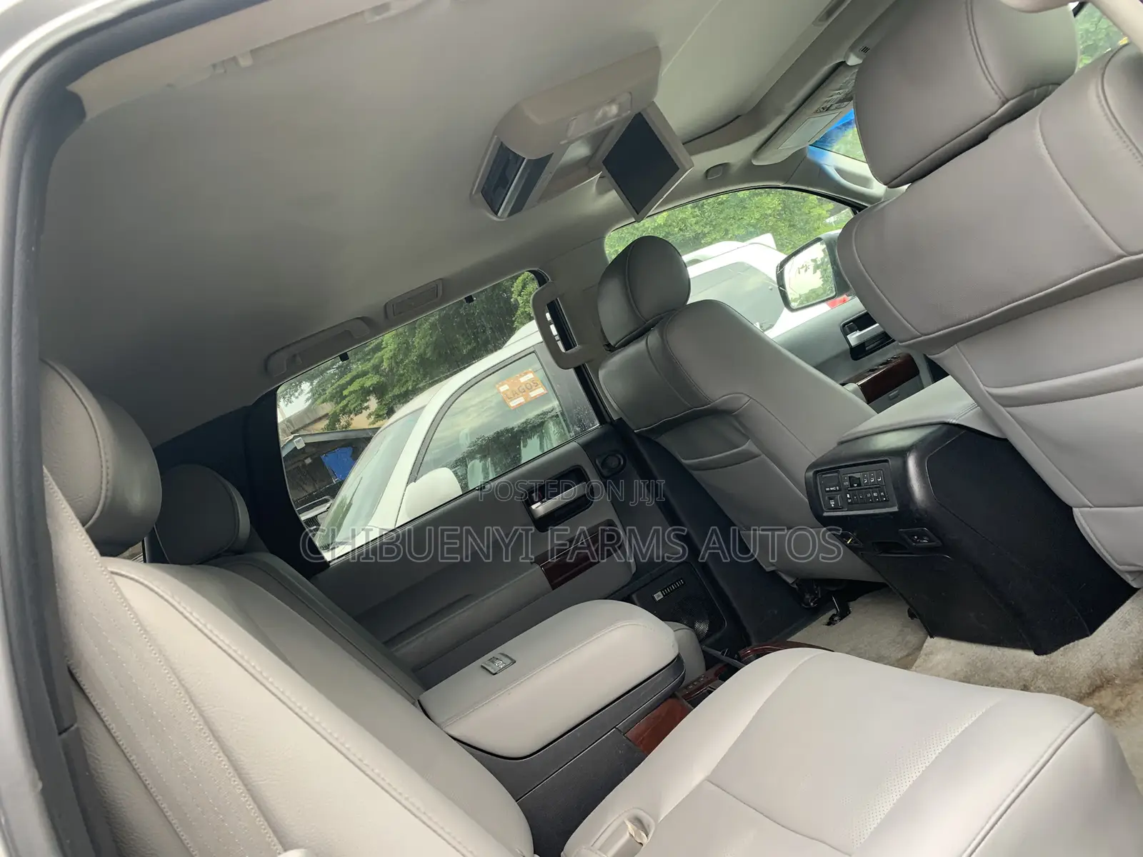 Toyota Sequoia 2017 Silver