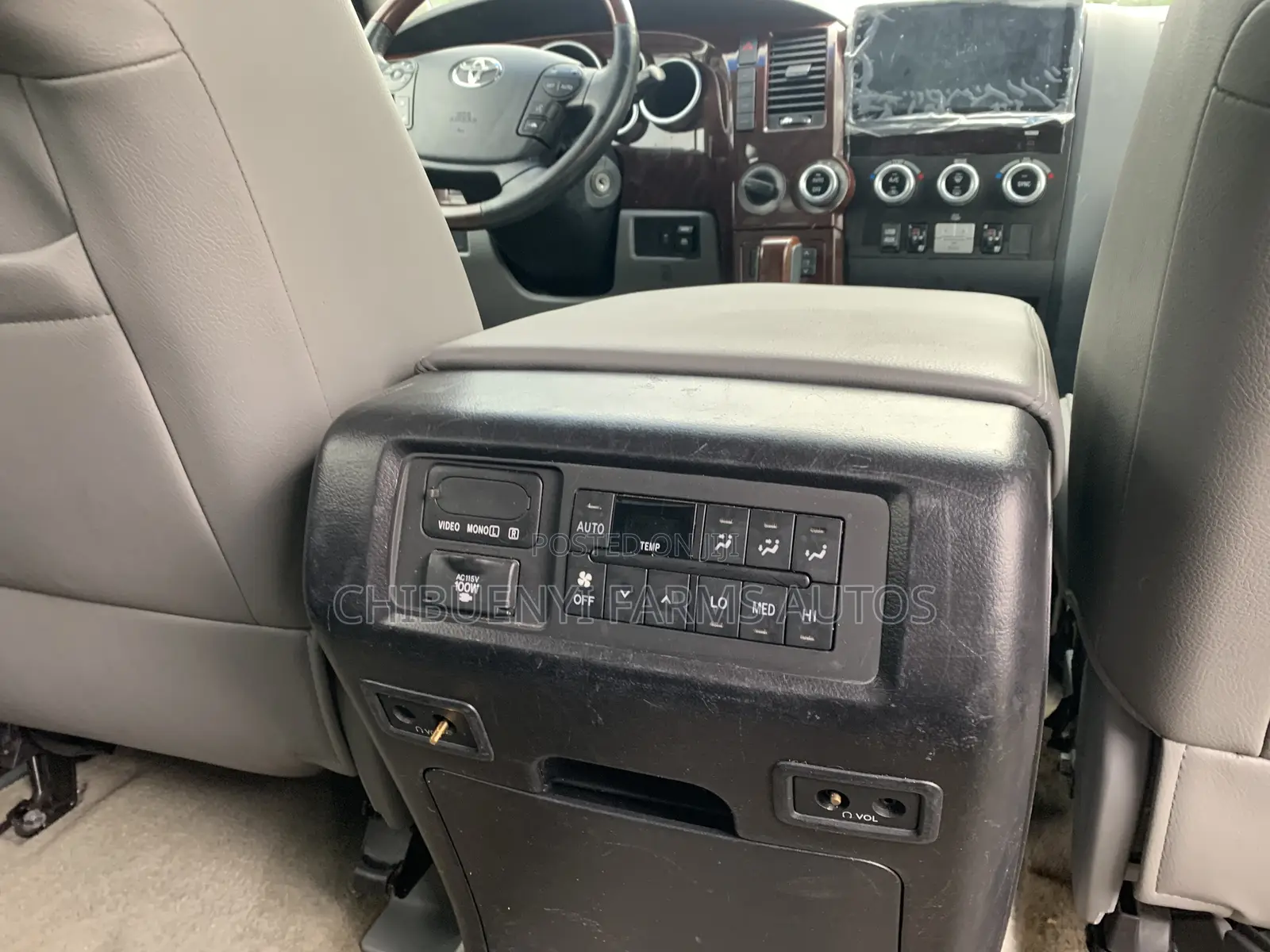 Toyota Sequoia 2017 Silver