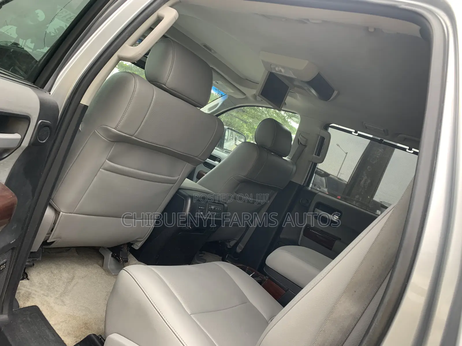 Toyota Sequoia 2017 Silver