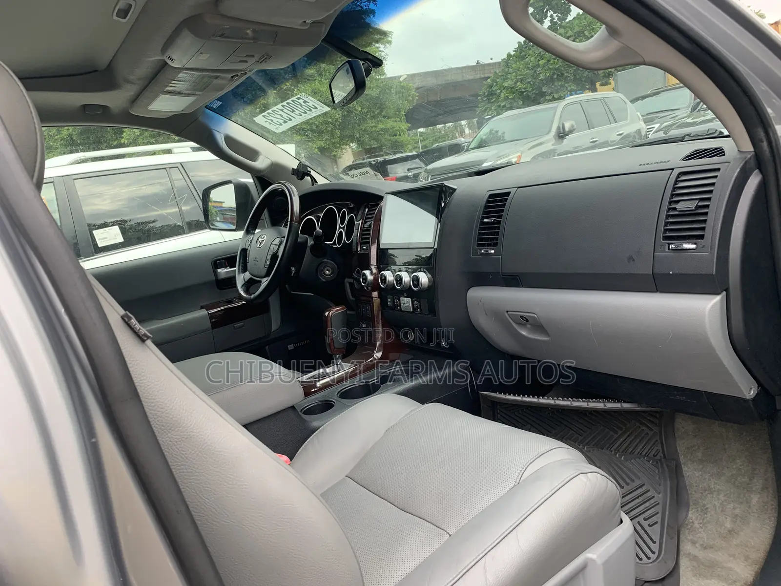 Toyota Sequoia 2017 Silver