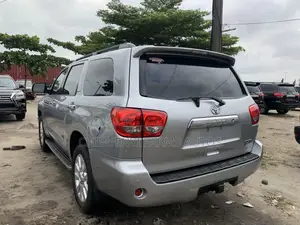 Toyota Sequoia 2017 Silver