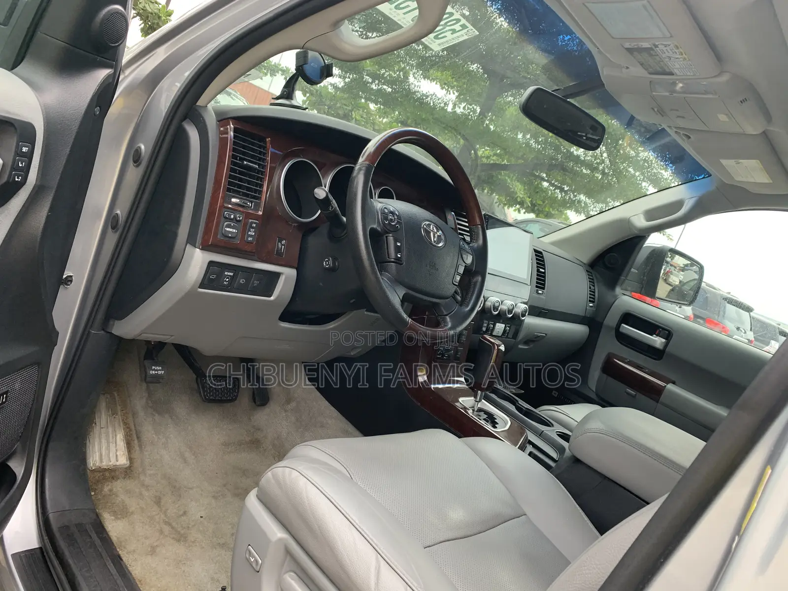 Toyota Sequoia 2017 Silver
