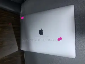 Laptop Apple MacBook Pro 2017 8GB Intel Core I7 SSD 1T