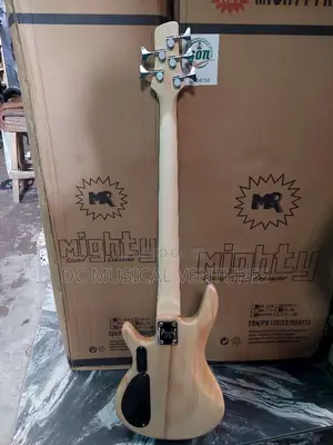 Active Fender Bass Guitar 5 Strings