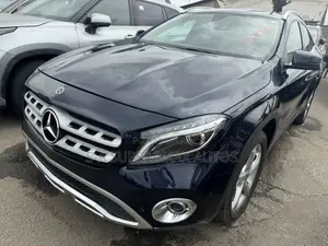 Mercedes-Benz GLA 250 2018 Blue