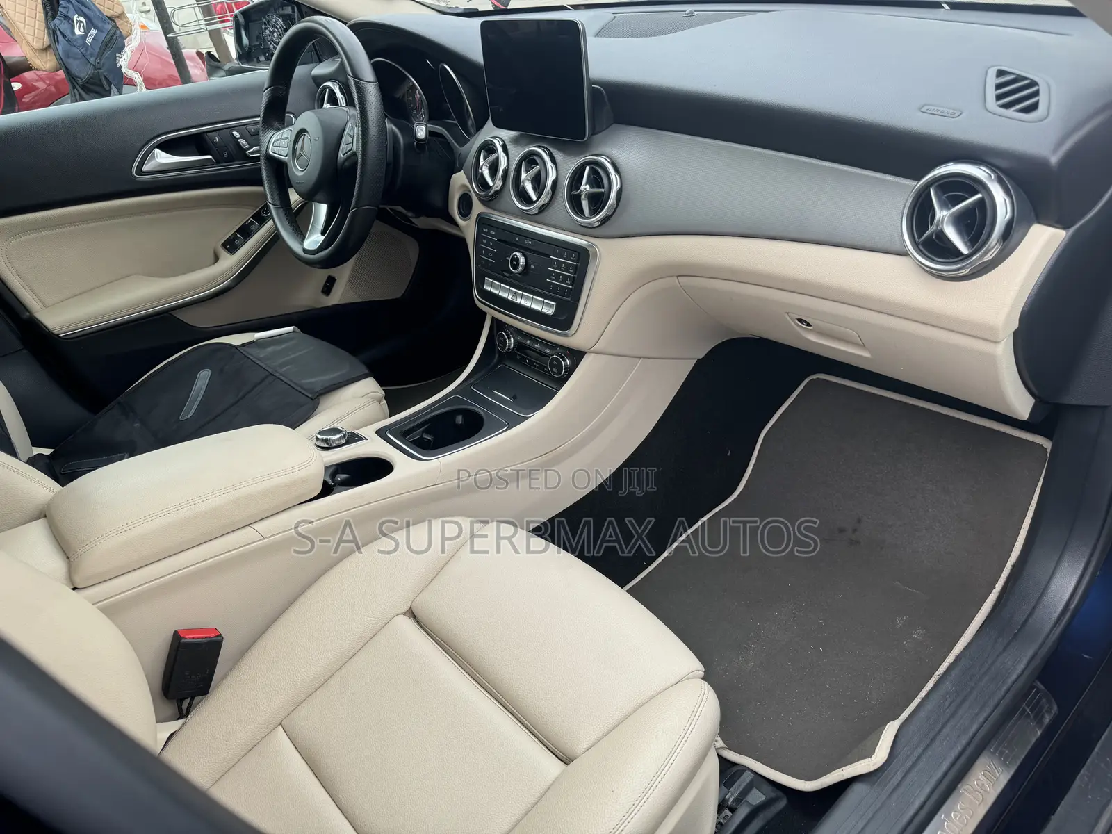 Mercedes-Benz GLA 250 2018 Blue