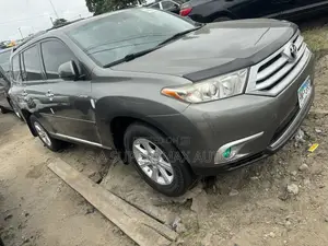 Toyota Highlander Limited 2011 Green