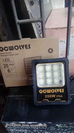 200watts Solar Floodlight (Wolves)