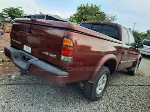 Toyota Tundra 2004 Red