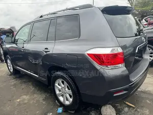 Toyota Highlander Limited 3.5l 4WD 2013 Gray