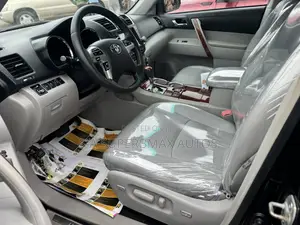 Toyota Highlander Limited 3.5l 4WD 2013 Black