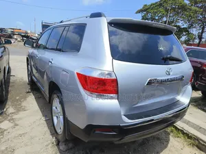 Toyota Highlander Limited 2012 Silver