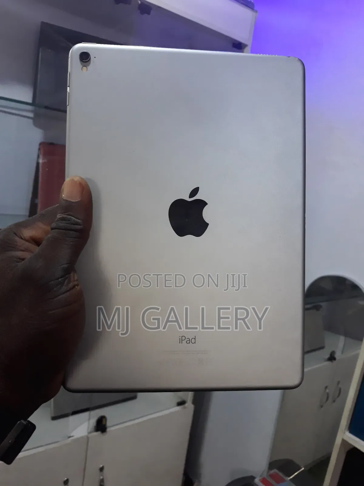 Apple iPad 5 (2022) 32 GB Gray