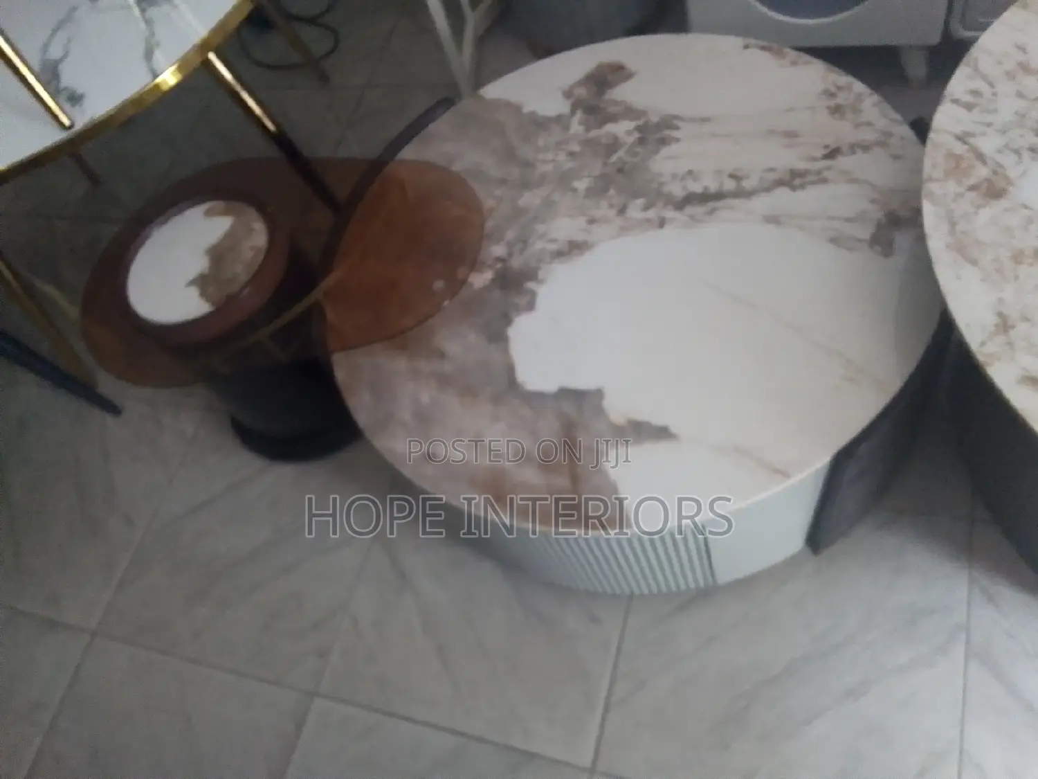 Round Center Table With Stool
