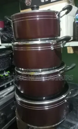 Non Strict Cookware Four Set