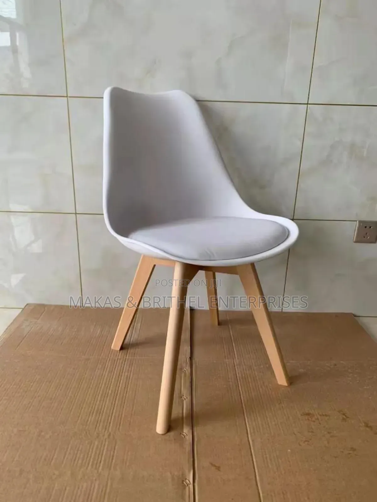 Wood Leg Dinning Chairs