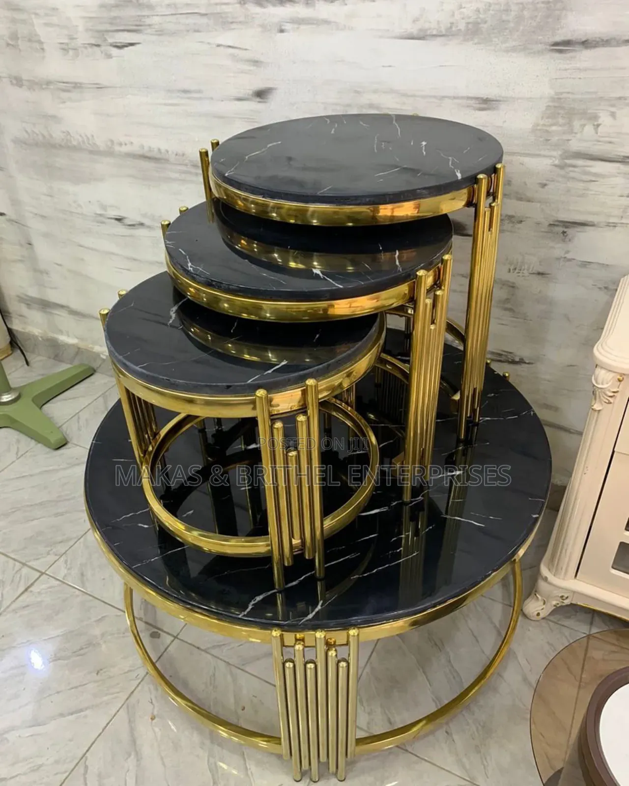 Quality Center Table With 3sides