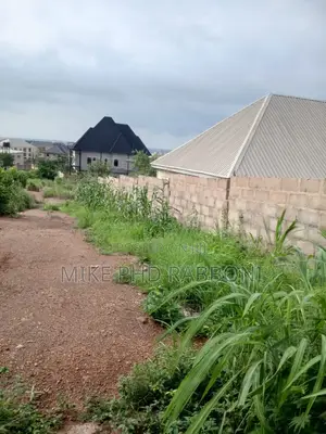 1000 SQM Land With Bungalow and Dup in Premier Layout at 40m