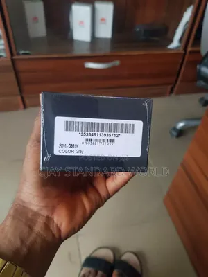 New Samsung Galaxy S20 128 GB Gray